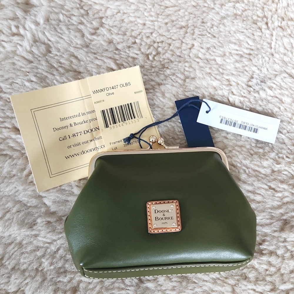 NWT Dooney & Bourke Olive Green Leather Kisslock Large Framed Purse 🫒💚❤️🎁